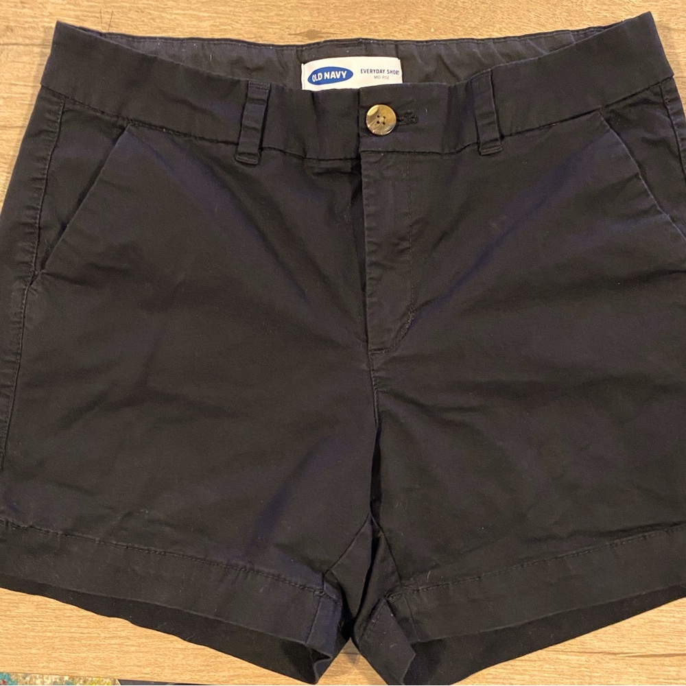 3 Pair Women’s size 8 Old Navy Everyday Shorts 5’ Inseam Gently Used - Picture 11 of 11